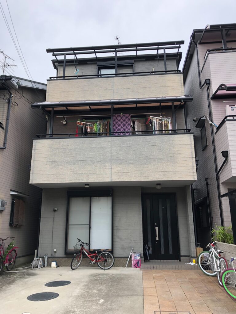 和泉市　外壁・屋根塗装工事の施工前写真