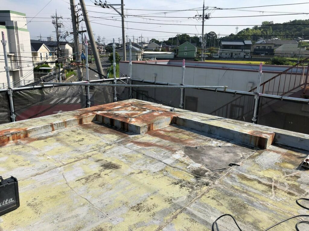 阪南市　M株式会社様　シート防水・外壁塗装工事の施工前写真