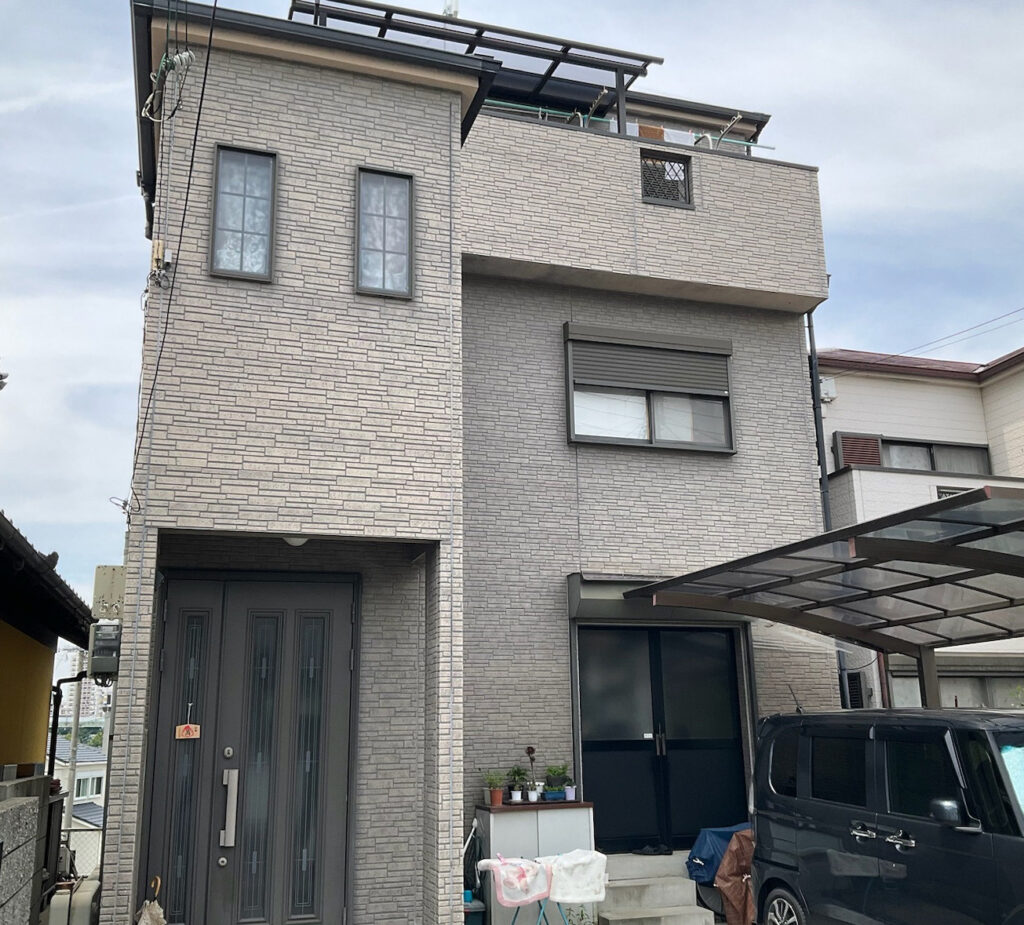貝塚市　M様邸　外壁・屋根塗装工事の施工前写真