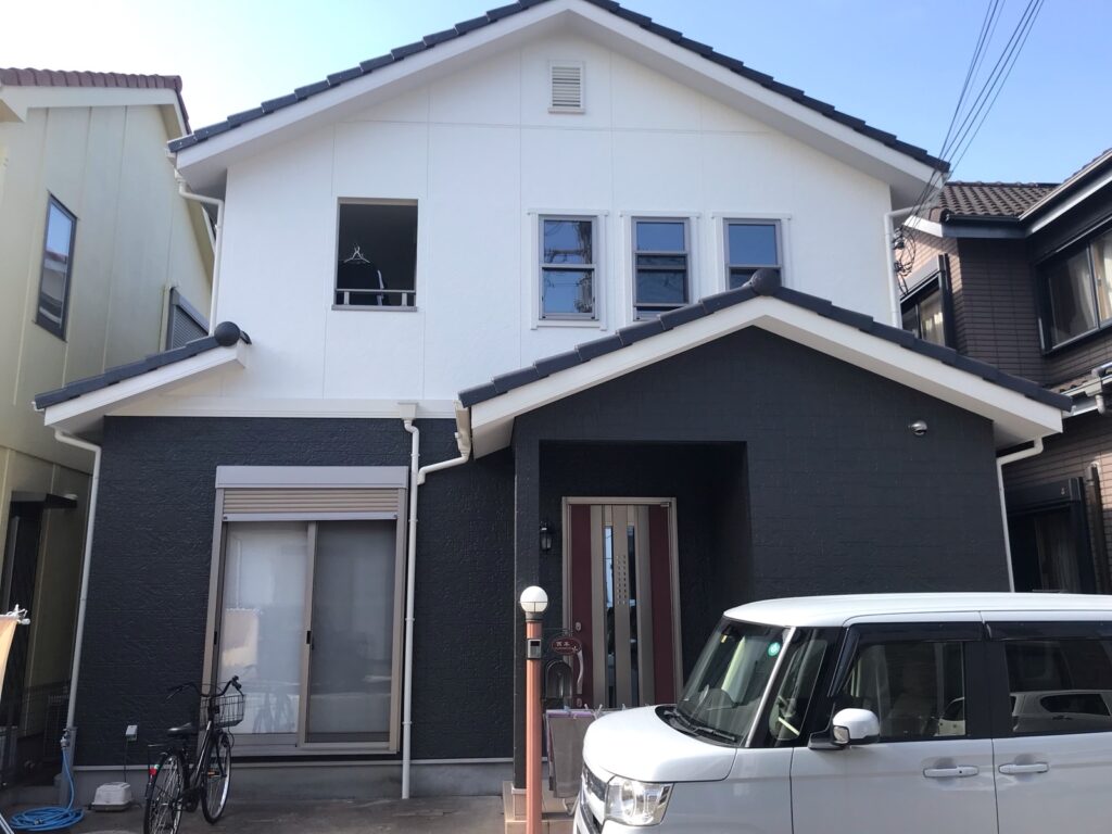 【泉南市】外壁・屋根塗装工事｜ツートンカラーでスタイリッシュに一新！の施工事例写真03