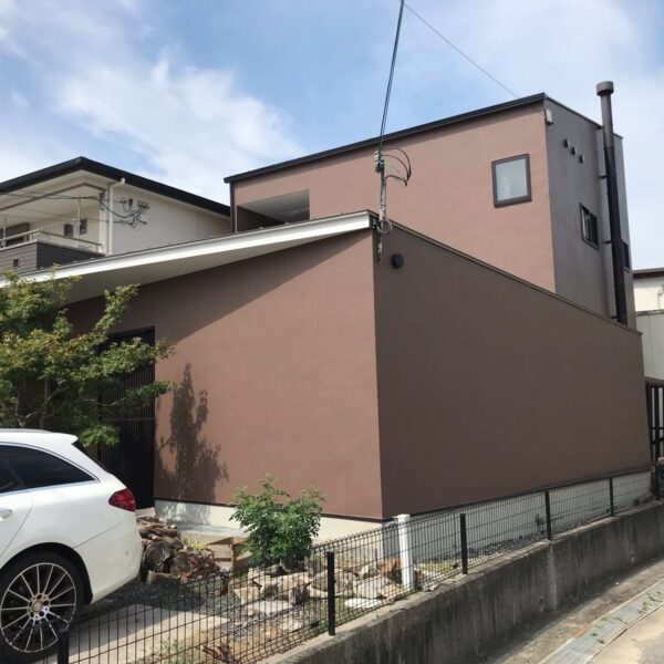 【施工事例】泉佐野市Ｍ様邸｜外壁はRSゴールドシリコン、付帯部はプラチナ無機で安心施工