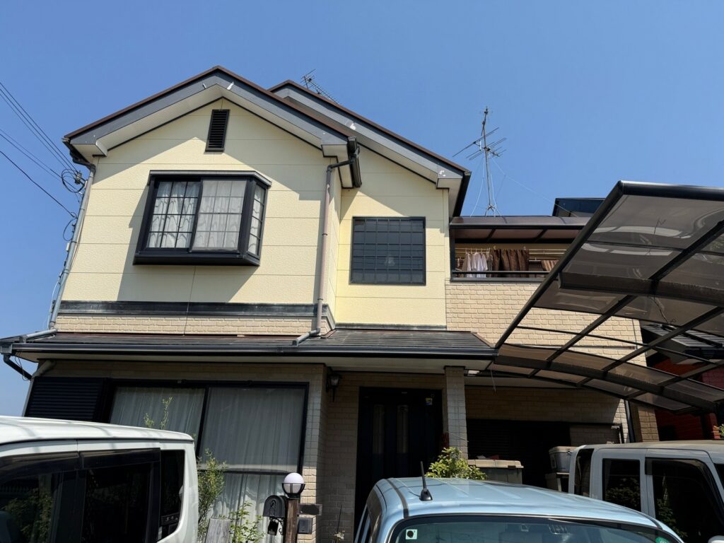 泉南市H様邸｜フッ素塗料ダブルトーン仕上げの外壁塗装と無機屋根塗装事例の施工前写真