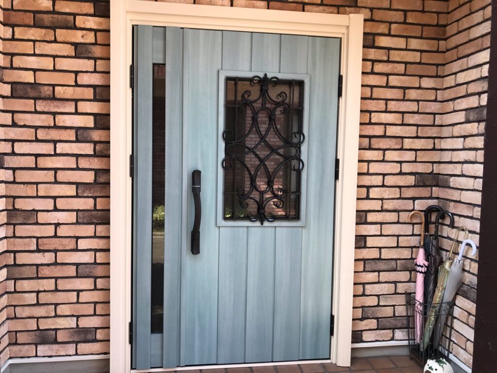 【施工事例】岸和田市T様邸｜外壁塗装とドアカバー工法でお住まいを一新の施工事例写真03