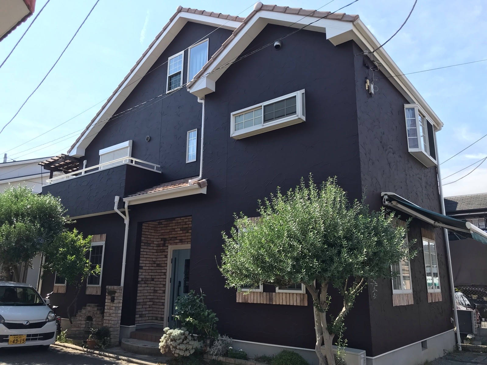 【施工事例】岸和田市T様邸｜外壁塗装とドアカバー工法でお住まいを一新