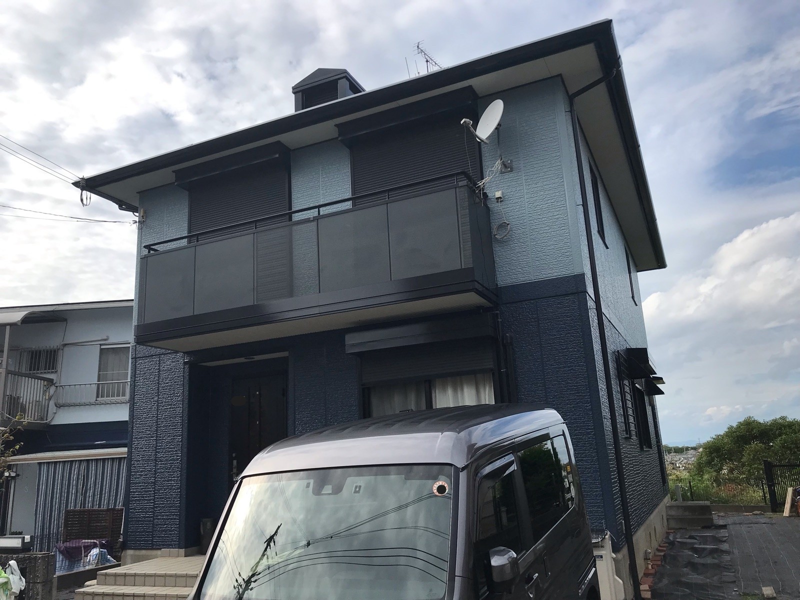 泉南市A様邸｜ツートンカラーでモダンに一新！RSシルバーグロスSi使用の外壁・屋根塗装