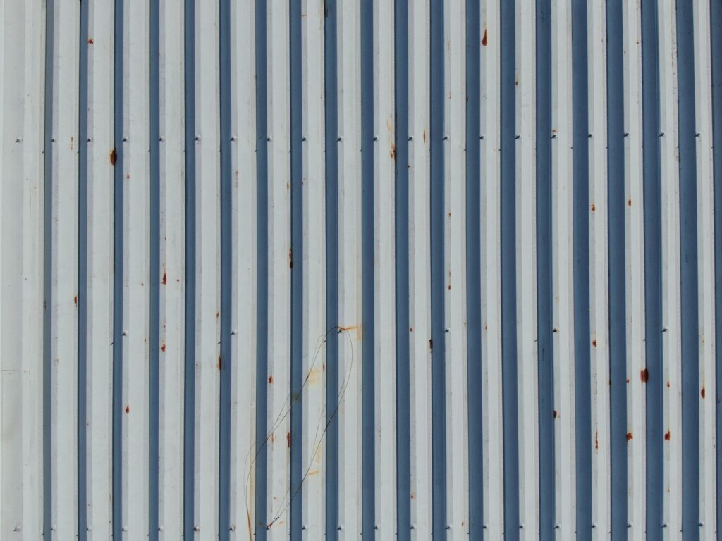 泉南市 K様ビル 外壁・屋根塗装  使用塗料：プライムプロマット（N-50・72-30H）の施工事例写真03