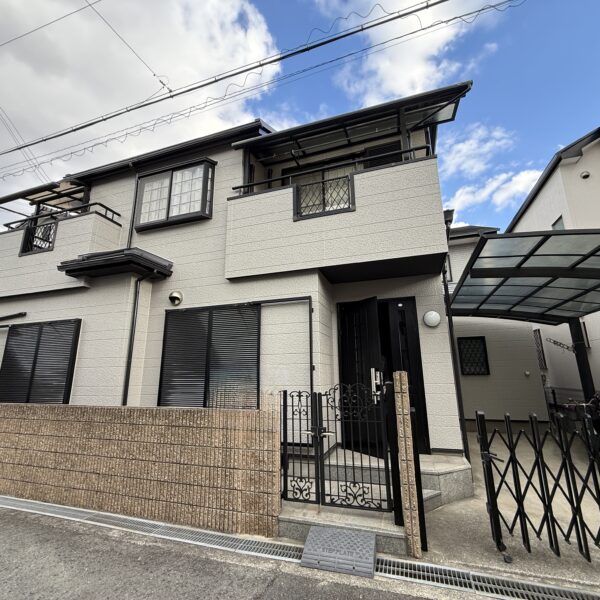 【岸和田市 外壁塗装】S様邸｜パーチグレー×屋根カバー工法で一新した施工事例