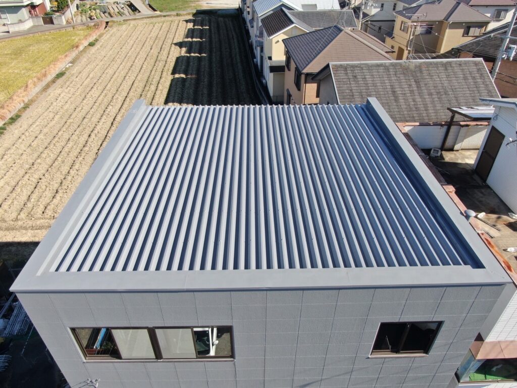 泉南市 K様ビル 外壁・屋根塗装  使用塗料：プライムプロマット（N-50・72-30H）の施工事例写真05