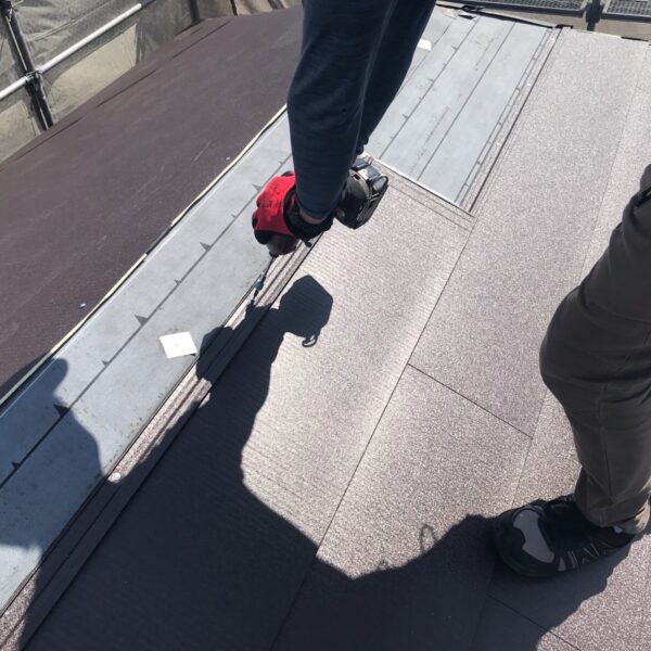 【施工事例】泉南市S様邸 屋根カバー工法｜カラーベストからレジェルーフブラックへ