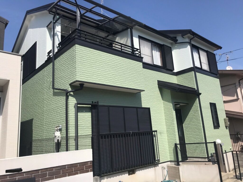 【泉南市 外壁塗装・屋根カバー工法】Y様邸｜プライムPro無機×レジェルーフで高耐久リフォームの施工事例写真03