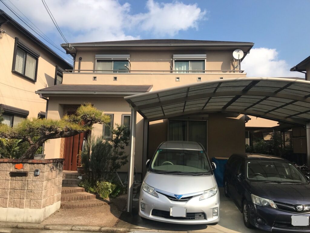 『泉南市S様邸｜外壁塗装・屋根カバー工事完工いたしました！』の施工前写真