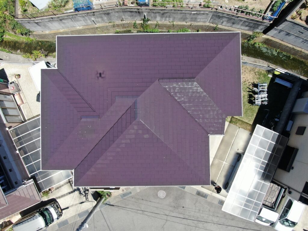 【泉南市A様邸】外壁塗装・屋根塗装工事｜22-75B（7分艶）× SR-132（3分艶）の上品なツートン仕上げの施工事例写真04
