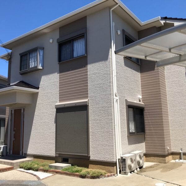 【泉南市A様邸】外壁塗装・屋根塗装工事｜22-75B（7分艶）× SR-132（3分艶）の上品なツートン仕上げ