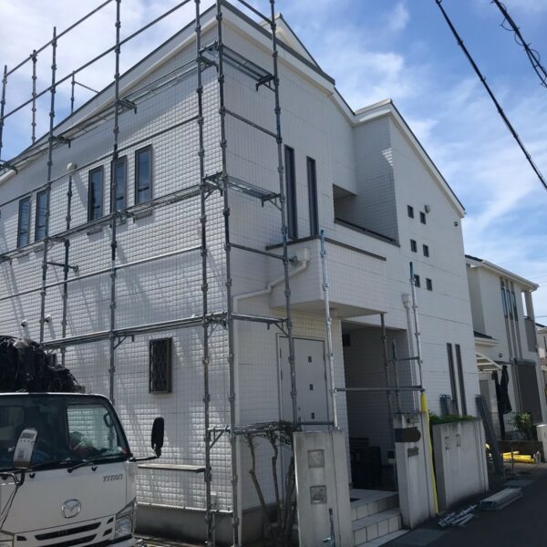泉佐野市H様邸にて、機械式固定防水工事を行うための昇降用足場を設置いたしました！