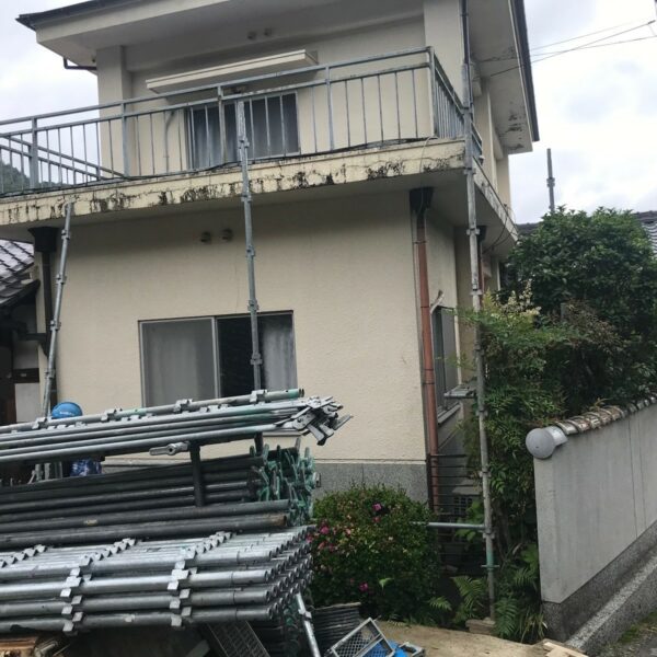 「泉佐野市Y様邸 外壁・屋根塗装工事がスタート！足場組みを行いました」