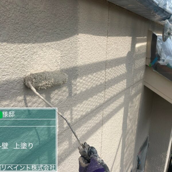 「熊取町K様邸 外壁塗装工事｜上塗りで美しい仕上がりへ！」